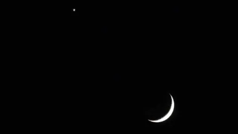 Gökyüzünde Görsel Şölen: Venüs ve Ay Bu Gece Yakınlaşıyor