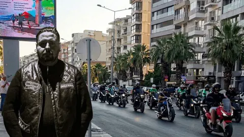 İzmir'de kaza yapan moto kurye Akın Payaz hayatını kaybetti İzmir'de kaza yapan moto kurye Akın Payaz hayatını kaybetti