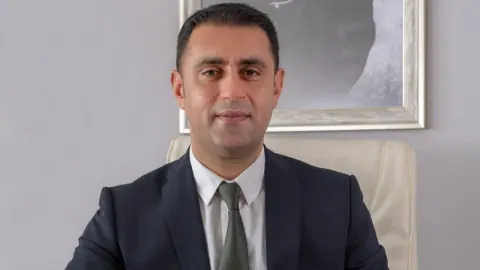 Adana Demirspor Altyapı Tesislerinde Anlamlı Yenilik: Atatürk Büstü Restore Edildi