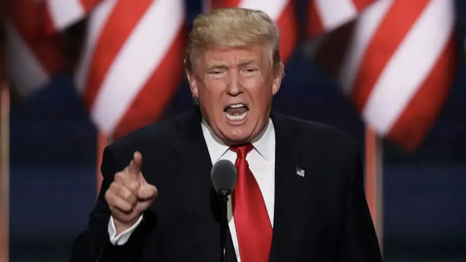 Trump, Kanada Başbakanı Carney'i hedef aldı: "Ekonominiz çöker" görseli