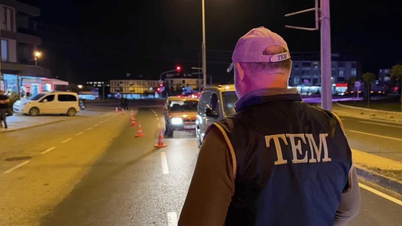 Düzce'de trafik denetiminde 931 ceza, 119 araç yoldan alındı Düzce'de trafik denetiminde 931 ceza, 119 araç yoldan alındı