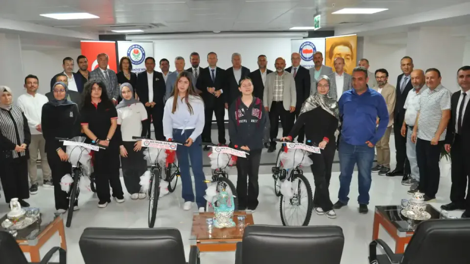 Kütahya'da 400 Öğrencinin Yarıştığı 'Bilge Nesil' Etkinliği Ödüllerle Taçlandı görseli