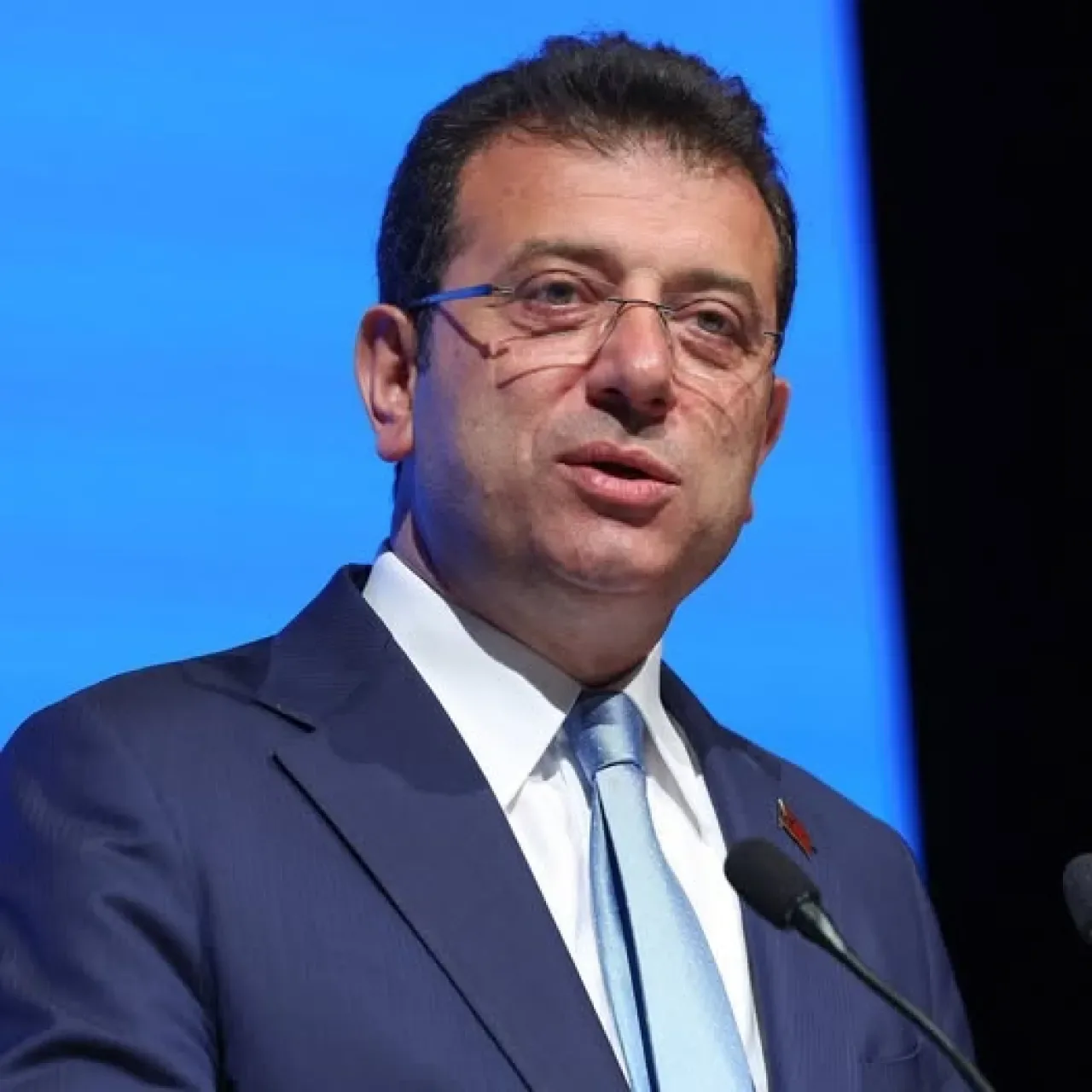 Ekrem İmamoğlu'nun Diploma Davası 8 Aralık'a Ertelendi Ekrem İmamoğlu'nun Diploma Davası 8 Aralık'a Ertelendi