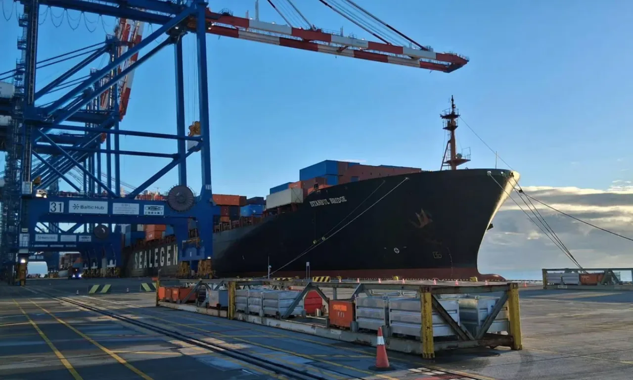 Küresel Ticarette Yeni Dönem: İlk Çin-Avrupa Kutup Ekspres Hattı Başarıyla Tamamlandı Küresel Ticarette Yeni Dönem: İlk Çin-Avrupa Kutup Ekspres Hattı Başarıyla Tamamlandı