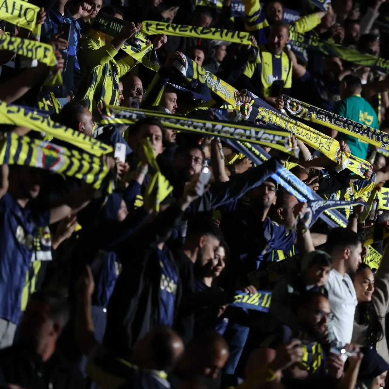 Fenerbahçe'nin Stuttgart Maçı İçin Büyük Bilet Talebi Bekleniyor Fenerbahçe'nin Stuttgart Maçı İçin Büyük Bilet Talebi Bekleniyor