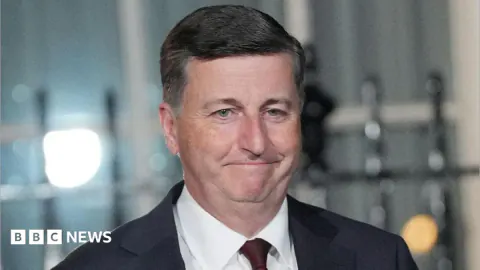 Birleşik Krallık'ta Yeni Dönem: Andy Burnham Kabinesinde Douglas Alexander Güven Tazeledi