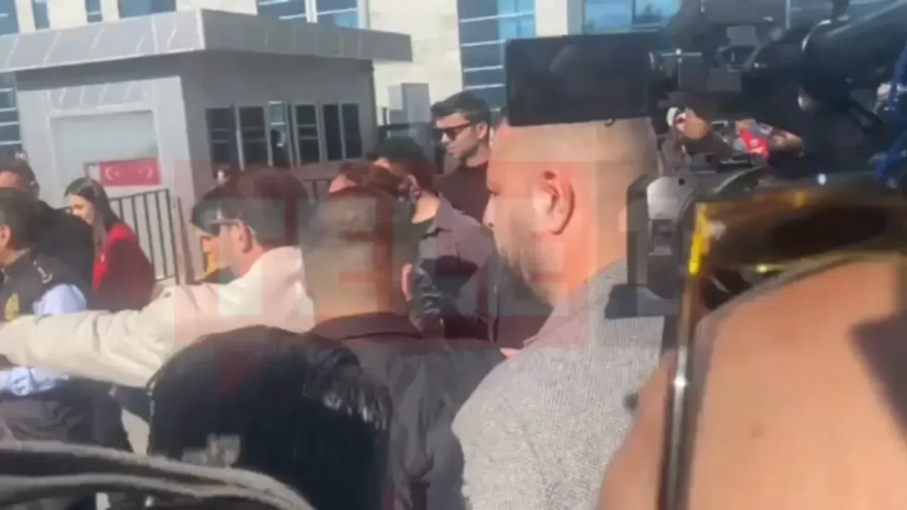 Mattia ve Ahmet Minguzzi Davasında "Sokakta Katil İstemiyoruz" Protestosu Mattia ve Ahmet Minguzzi Davasında "Sokakta Katil İstemiyoruz" Protestosu