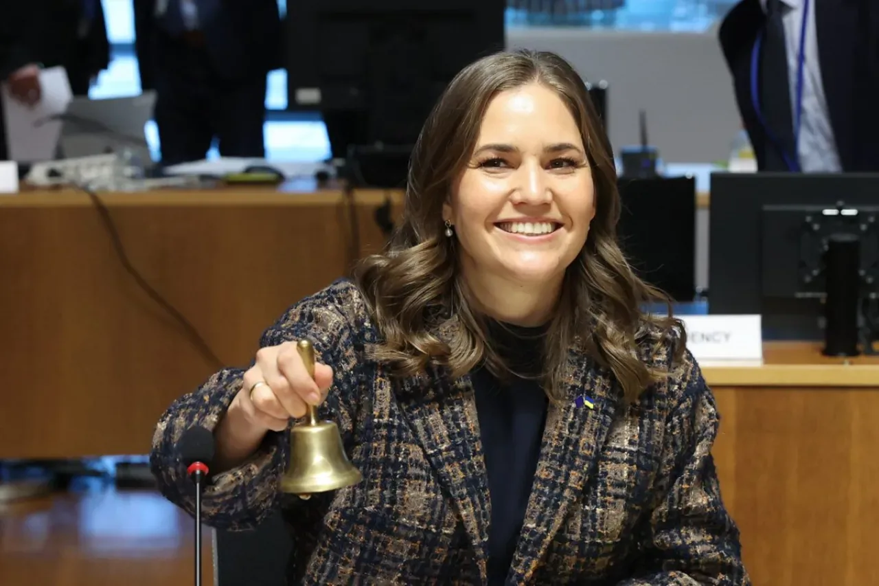 Danimarka Bakanı Parlamento'yu Bütçe Tehditleriyle Suçluyor ve Tartışmalı Reformları Savunuyor Danimarka Bakanı Parlamento'yu Bütçe Tehditleriyle Suçluyor ve Tartışmalı Reformları Savunuyor