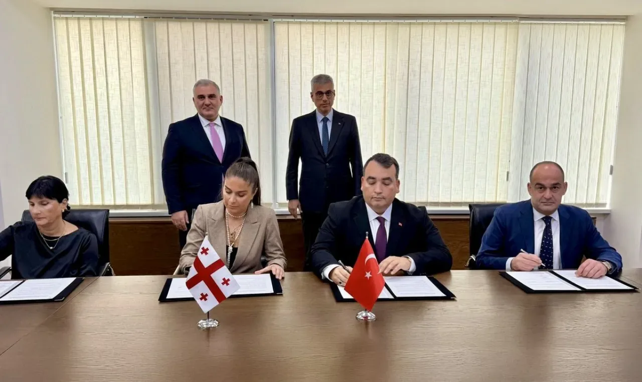 Sağlık Bakanlığı ile Gürcistan Arasında Sağlık İş Birliği Anlaşması İmzalandı Sağlık Bakanlığı ile Gürcistan Arasında Sağlık İş Birliği Anlaşması İmzalandı