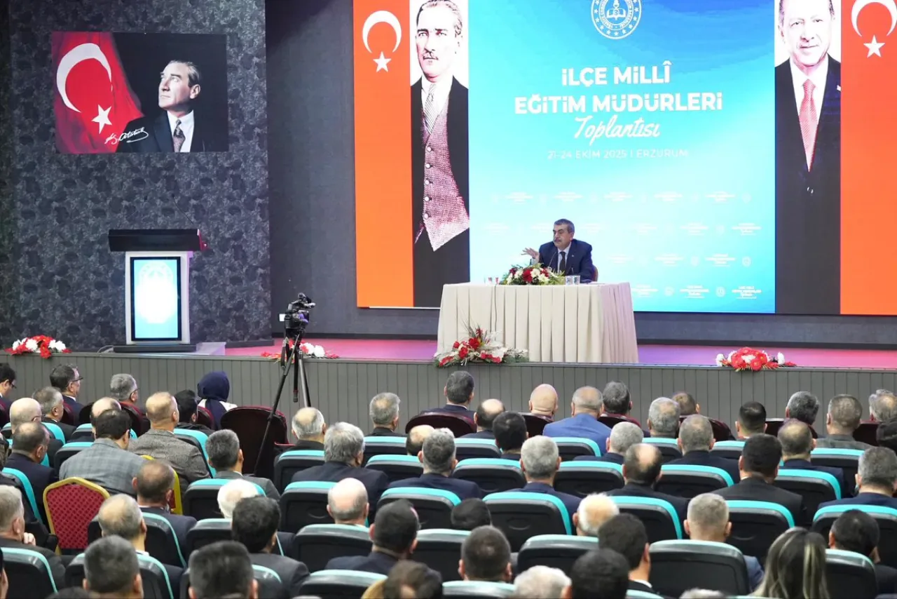 Millî Eğitim Bakanlığı, İlçe Müdürleriyle Erzurum'da Bir Araya Geldi Millî Eğitim Bakanlığı, İlçe Müdürleriyle Erzurum'da Bir Araya Geldi