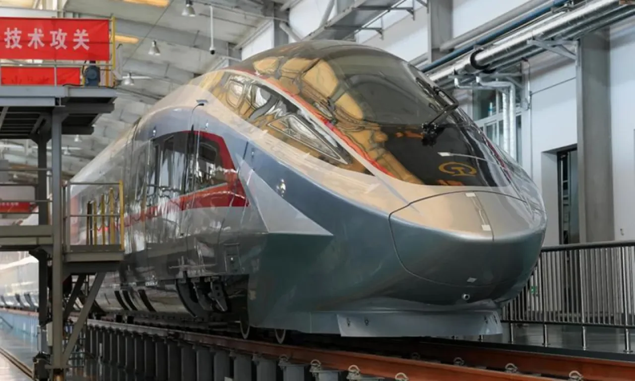 Çin'in CR450 Hızlı Treni, 450 km/s Hızla Dünya Rekoru Kırdı Çin'in CR450 Hızlı Treni, 450 km/s Hızla Dünya Rekoru Kırdı