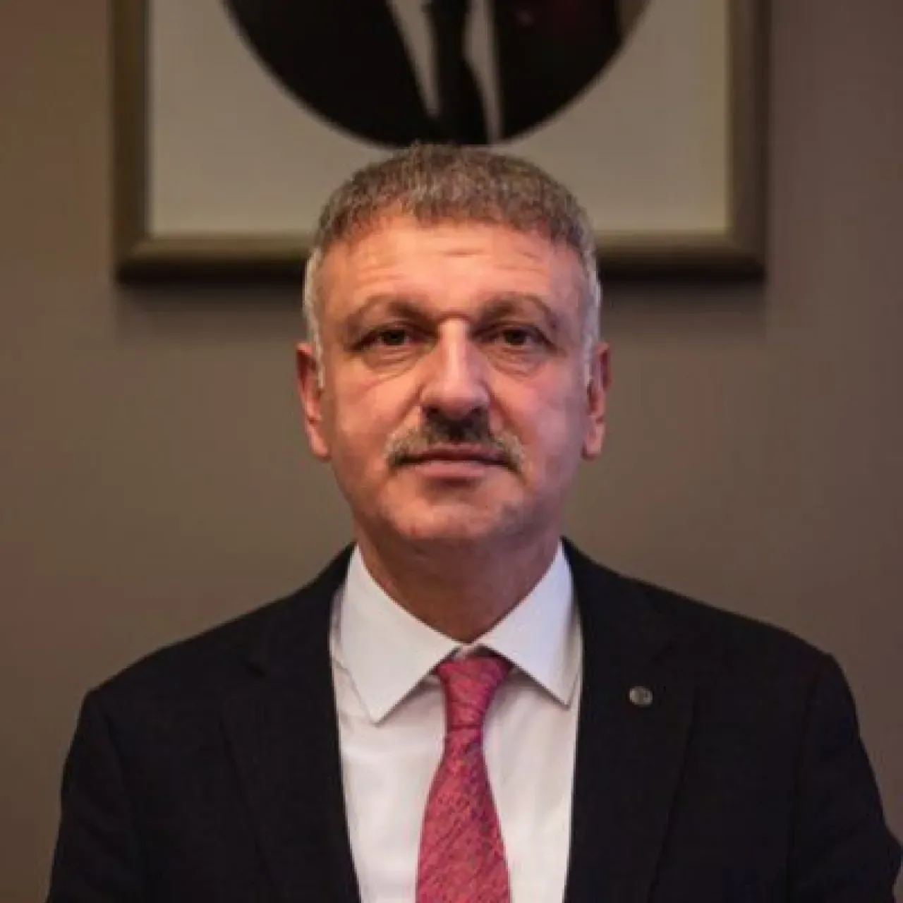 Cumhurbaşkanı Başdanışmanı Oktay Saral: Bir Gencin Hayatını Alan Canilere Verilen 24 Yıl Cezayı Eleştirdi Cumhurbaşkanı Başdanışmanı Oktay Saral: Bir Gencin Hayatını Alan Canilere Verilen 24 Yıl Cezayı Eleştirdi