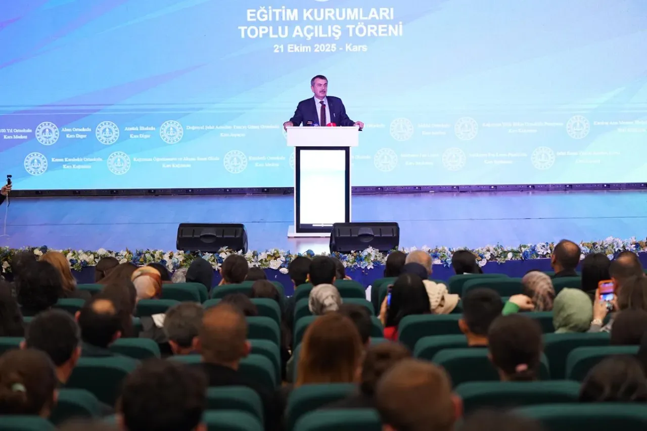 Milli Eğitim Bakanı Tekin: Türkiye, Akıllı Tahta Altyapısında Dünyada Tek Ülke Konumunda Milli Eğitim Bakanı Tekin: Türkiye, Akıllı Tahta Altyapısında Dünyada Tek Ülke Konumunda