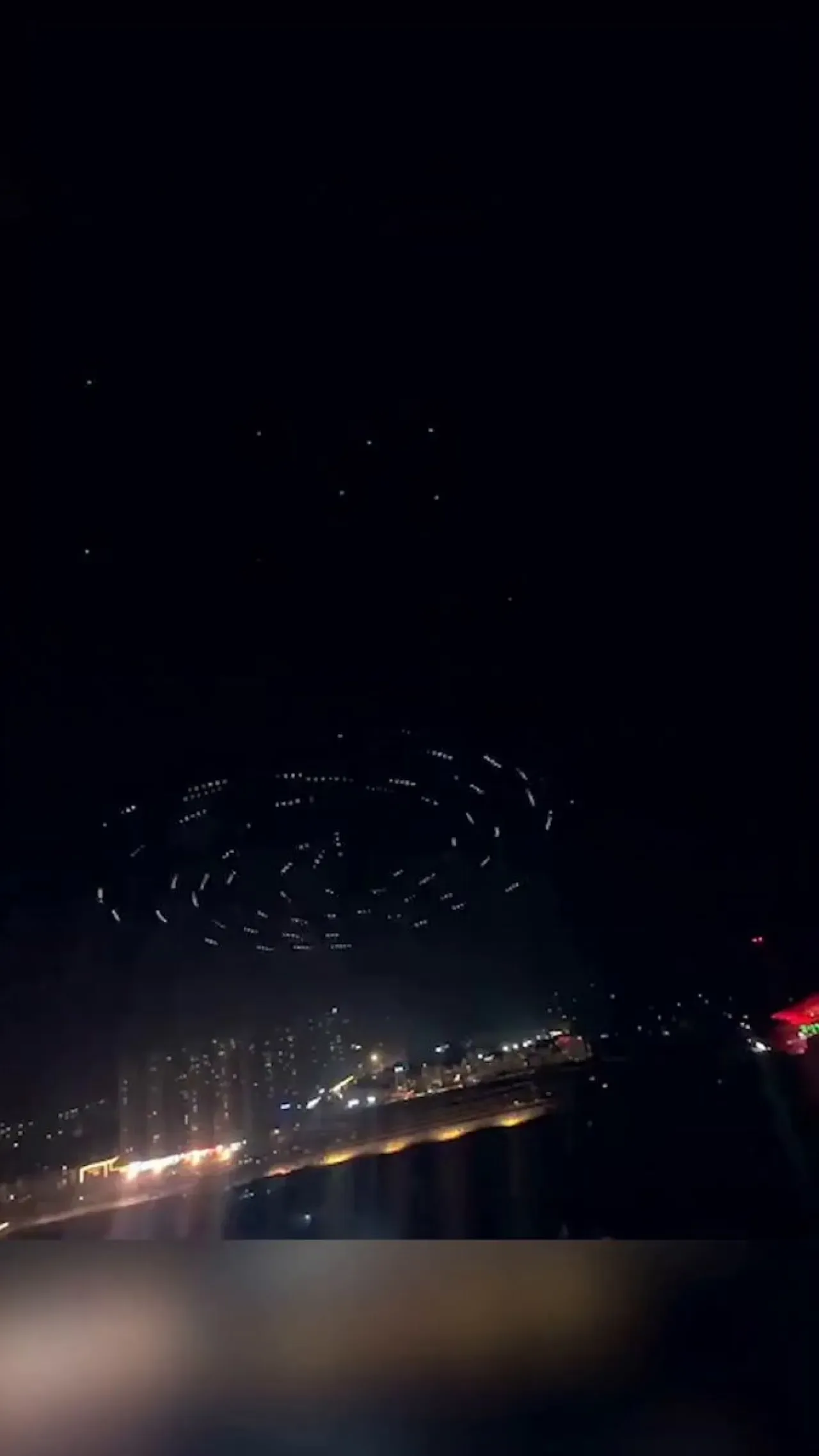 Çin, 16 Bin Drone ile Gökyüzünde Yeni Bir Dünya Rekoru Kırdı Çin, 16 Bin Drone ile Gökyüzünde Yeni Bir Dünya Rekoru Kırdı