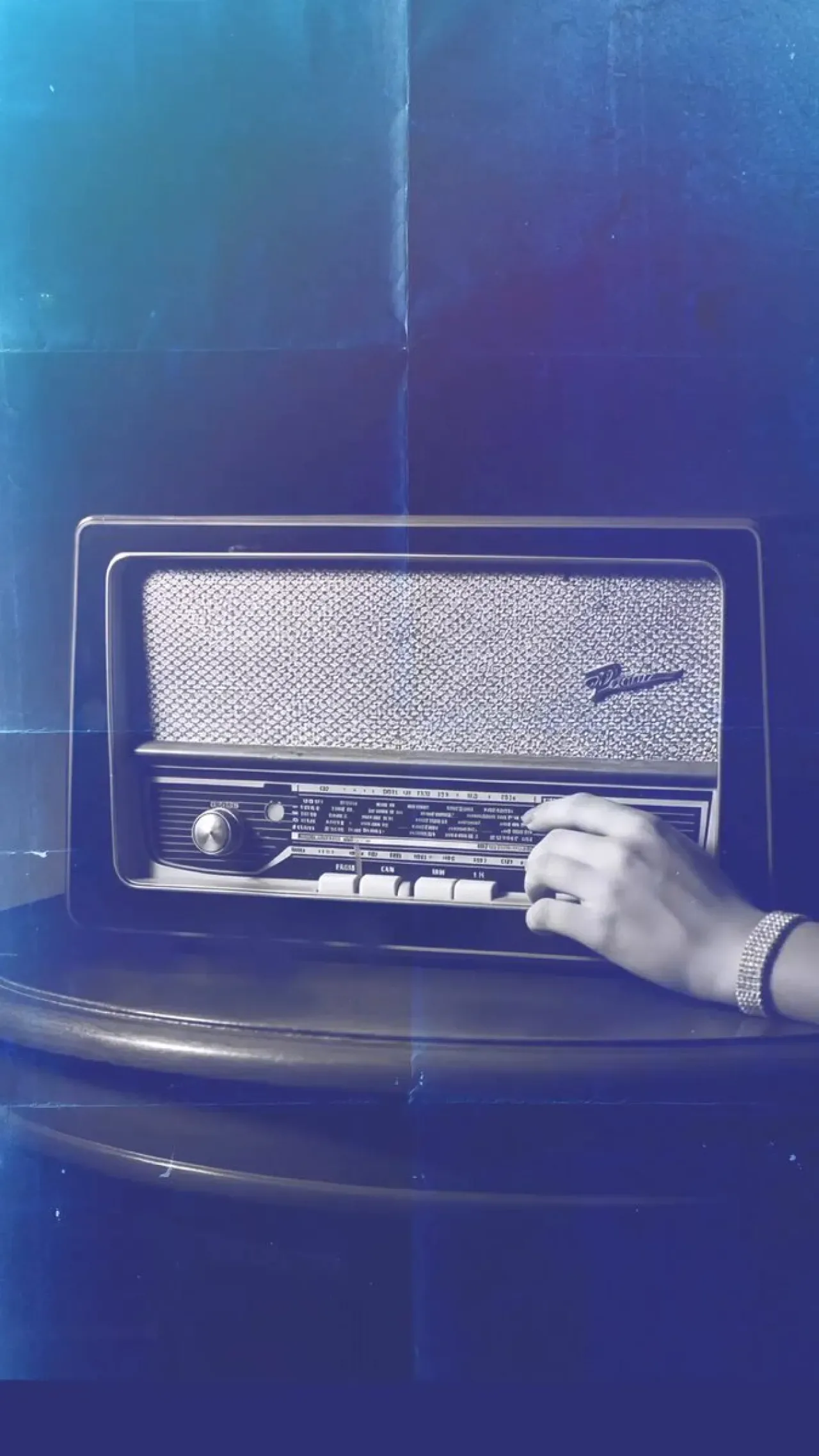 İş Sanat'ta Nostaljik Radyo Konseri: Canan Başkaya ve Çağıl Taşbaşı Sahnedeyken İş Sanat'ta Nostaljik Radyo Konseri: Canan Başkaya ve Çağıl Taşbaşı Sahnedeyken