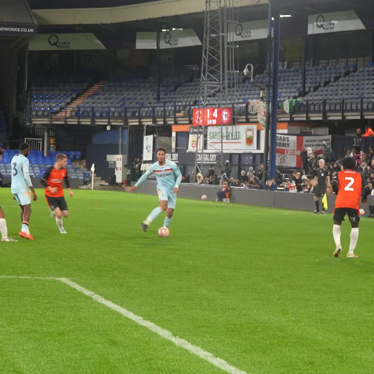 Yunus Emre Konak'tan Brentford'ta Muhteşem Röveşata Golü Yunus Emre Konak'tan Brentford'ta Muhteşem Röveşata Golü