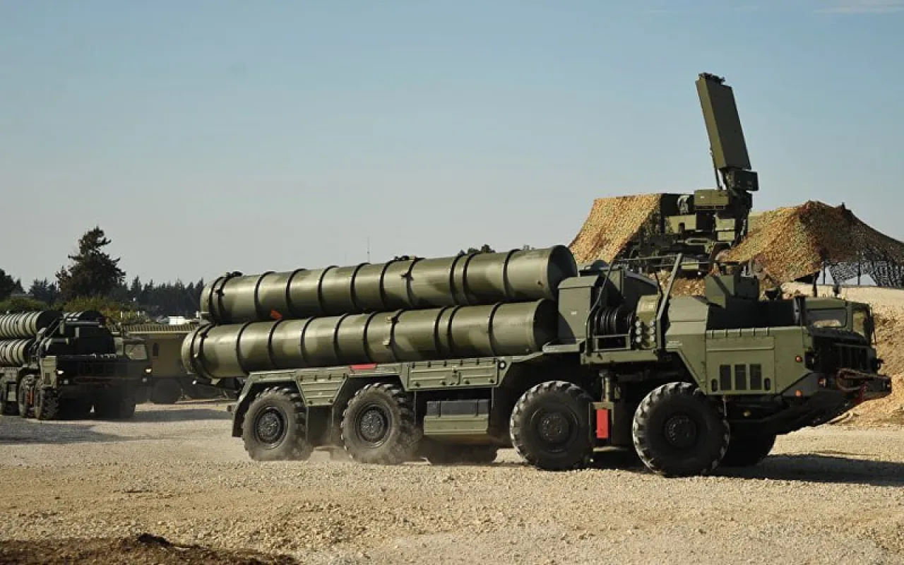 Hindistan, S-400 Hava Savunma Sistemi İçin 1.2 Milyar Dolarlık Füze Tedarikini Planlıyor Hindistan, S-400 Hava Savunma Sistemi İçin 1.2 Milyar Dolarlık Füze Tedarikini Planlıyor