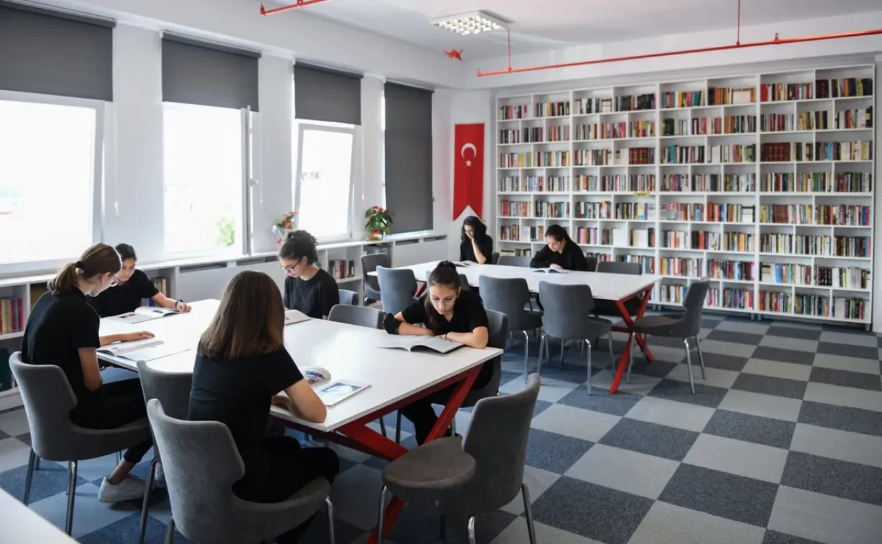 Milli Eğitim Bakanlığı Okul Kütüphanelerini Güçlendiriyor Milli Eğitim Bakanlığı Okul Kütüphanelerini Güçlendiriyor