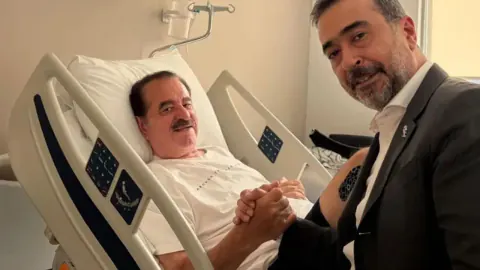 Hakan Han Özcan'dan İbrahim Tatlıses'e Anlamlı Ziyaret: Tedavi Süreci Devam Ediyor