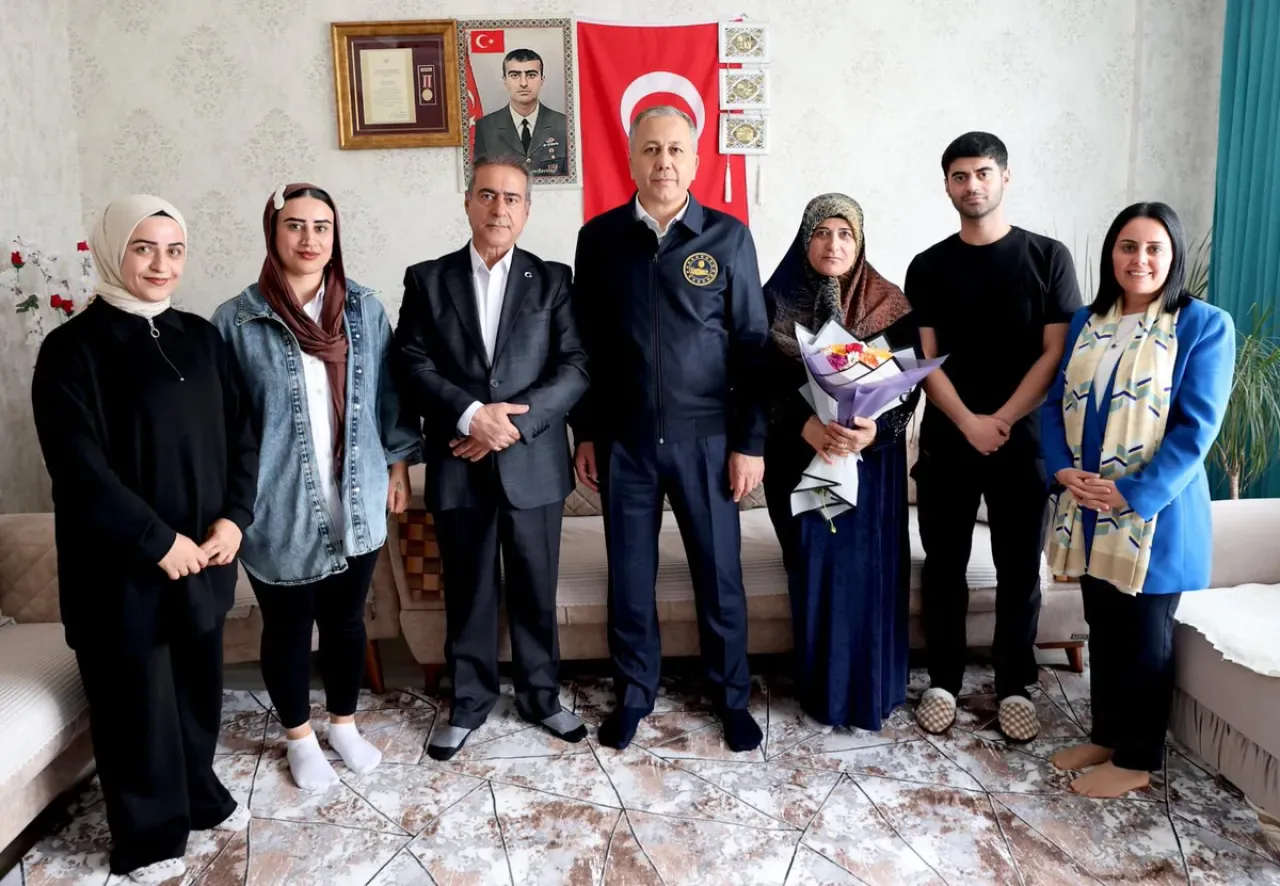 Turkish Interior Minister Honors Fallen Gendarmerie Sergeant in Diyarbakır Visit Turkish Interior Minister Honors Fallen Gendarmerie Sergeant in Diyarbakır Visit