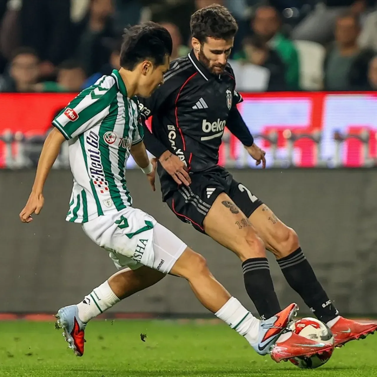 Konyaspor - Beşiktaş Maçında Ndidi'nin Golüyle Siyah-Beyazlılar Önde Konyaspor - Beşiktaş Maçında Ndidi'nin Golüyle Siyah-Beyazlılar Önde