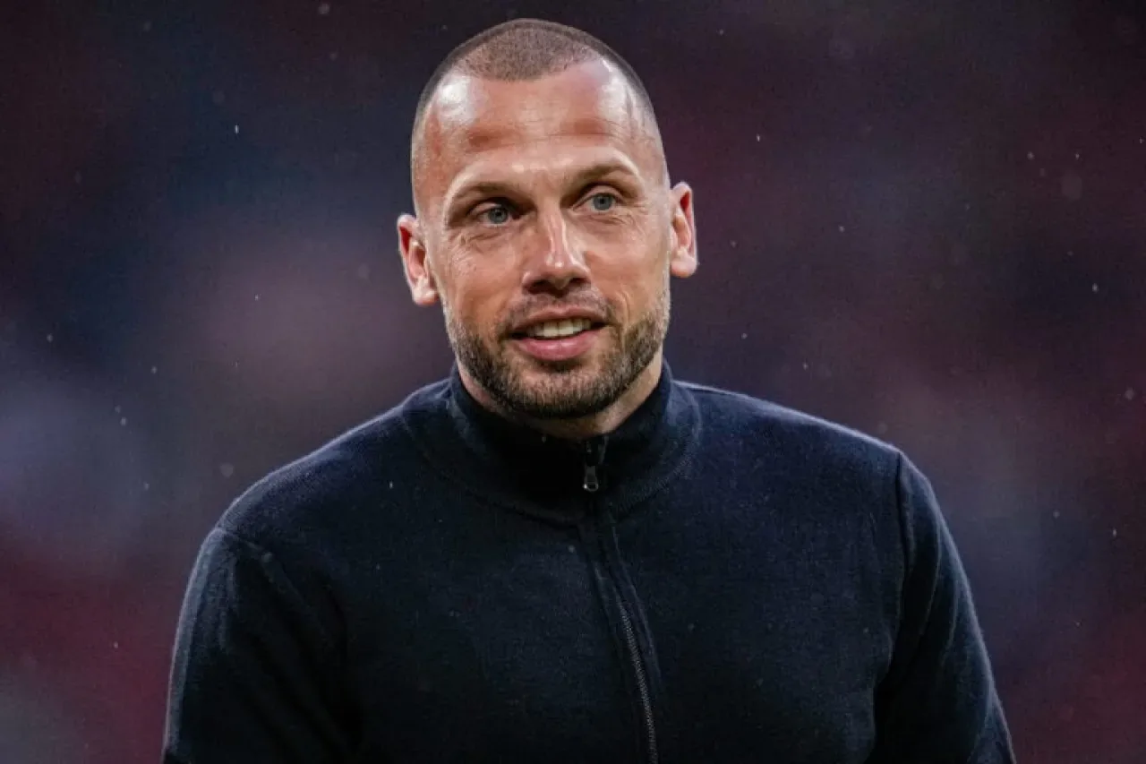 Ajax Teknik Direktörü Heitinga: Galatasaray Türkiye'nin En İyi Takımlarından Ajax Teknik Direktörü Heitinga: Galatasaray Türkiye'nin En İyi Takımlarından