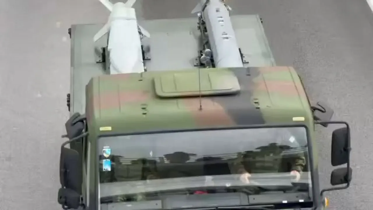 Yunanistan, İsrail'den Rampage Füzesi ve İHA Tedarik Etti Yunanistan, İsrail'den Rampage Füzesi ve İHA Tedarik Etti