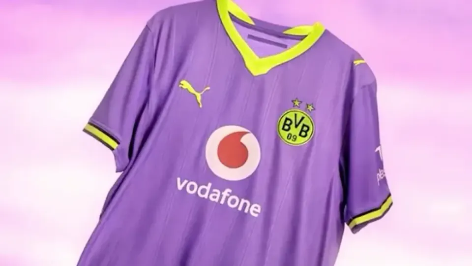 Borussia Dortmund Yeni Sezon Deplasman Formasını Tanıttı görseli
