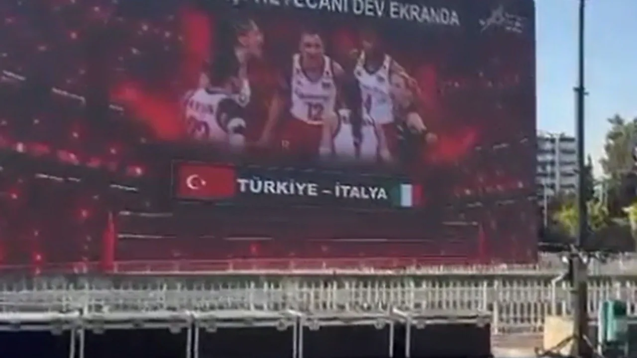 Filenin Sultanları Avrupa Şampiyonası Finalinde İtalya ile Karşı Karşıya: Adana Gençlik Meydanı'nda Dev Ekran Hazır Filenin Sultanları Avrupa Şampiyonası Finalinde İtalya ile Karşı Karşıya: Adana Gençlik Meydanı'nda Dev Ekran Hazır