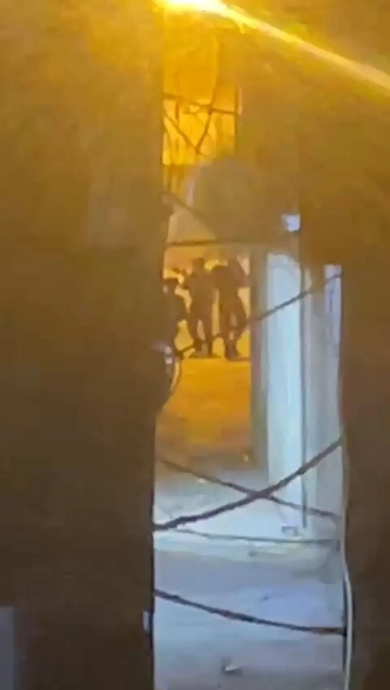 İsrail Güçleri Nablus'un Doğusuna Baskın Düzenledi İsrail Güçleri Nablus'un Doğusuna Baskın Düzenledi