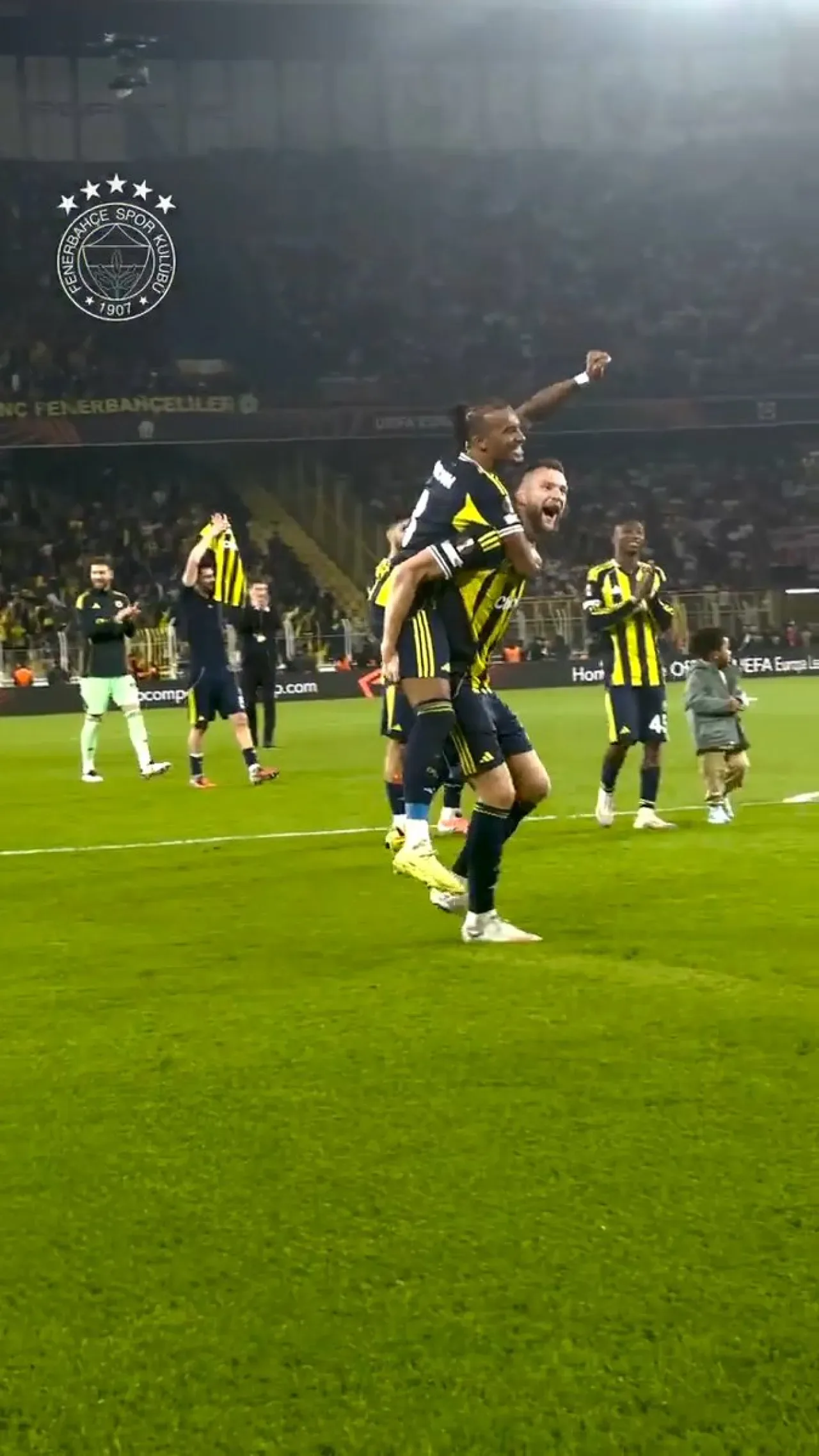 Fenerbahçe Taraftarına Teşekkür Mesajı Fenerbahçe Taraftarına Teşekkür Mesajı