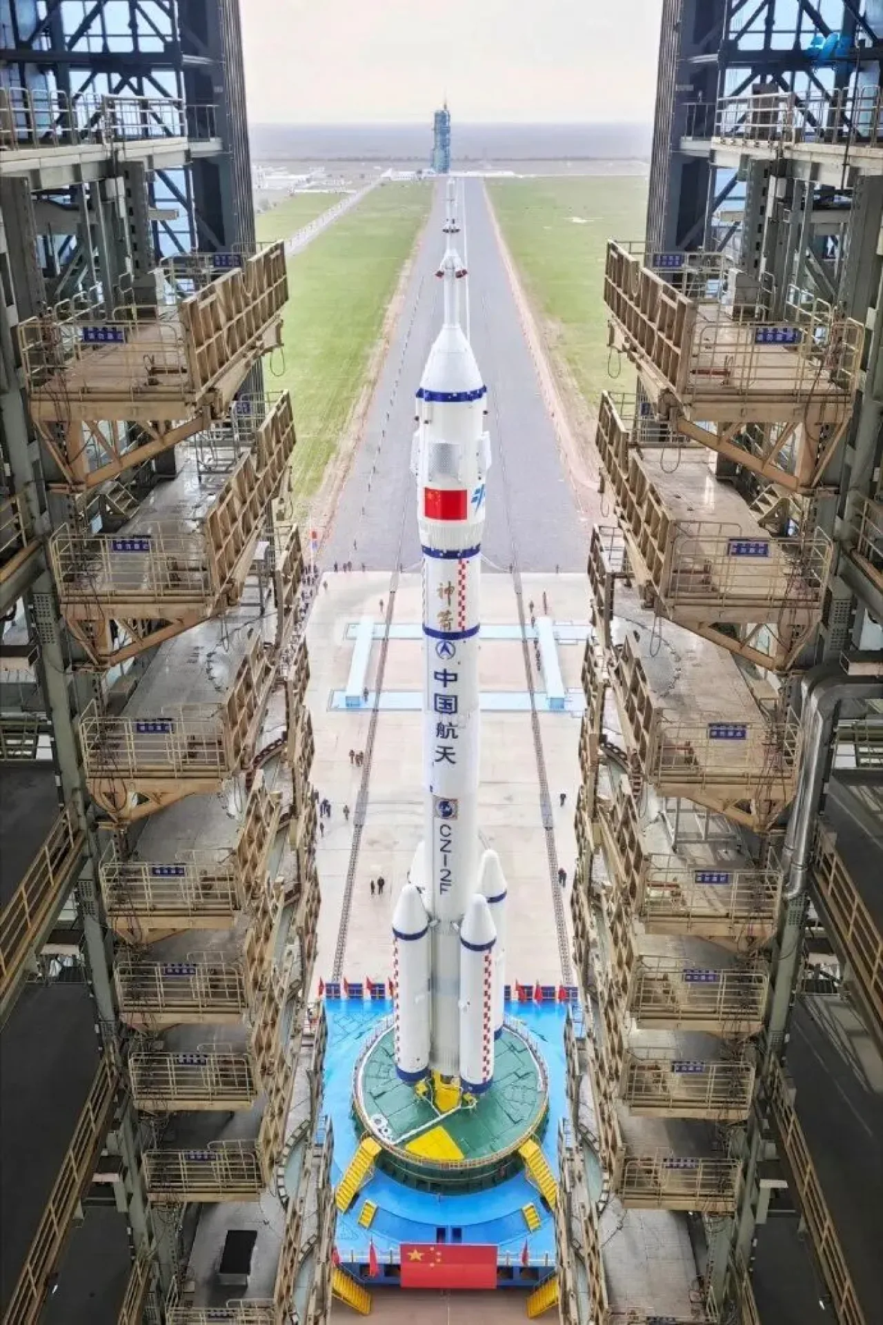 Çin, Shenzhou-21 Mürettebatlı Uzay Görevi için Geri Sayıma Başladı Çin, Shenzhou-21 Mürettebatlı Uzay Görevi için Geri Sayıma Başladı
