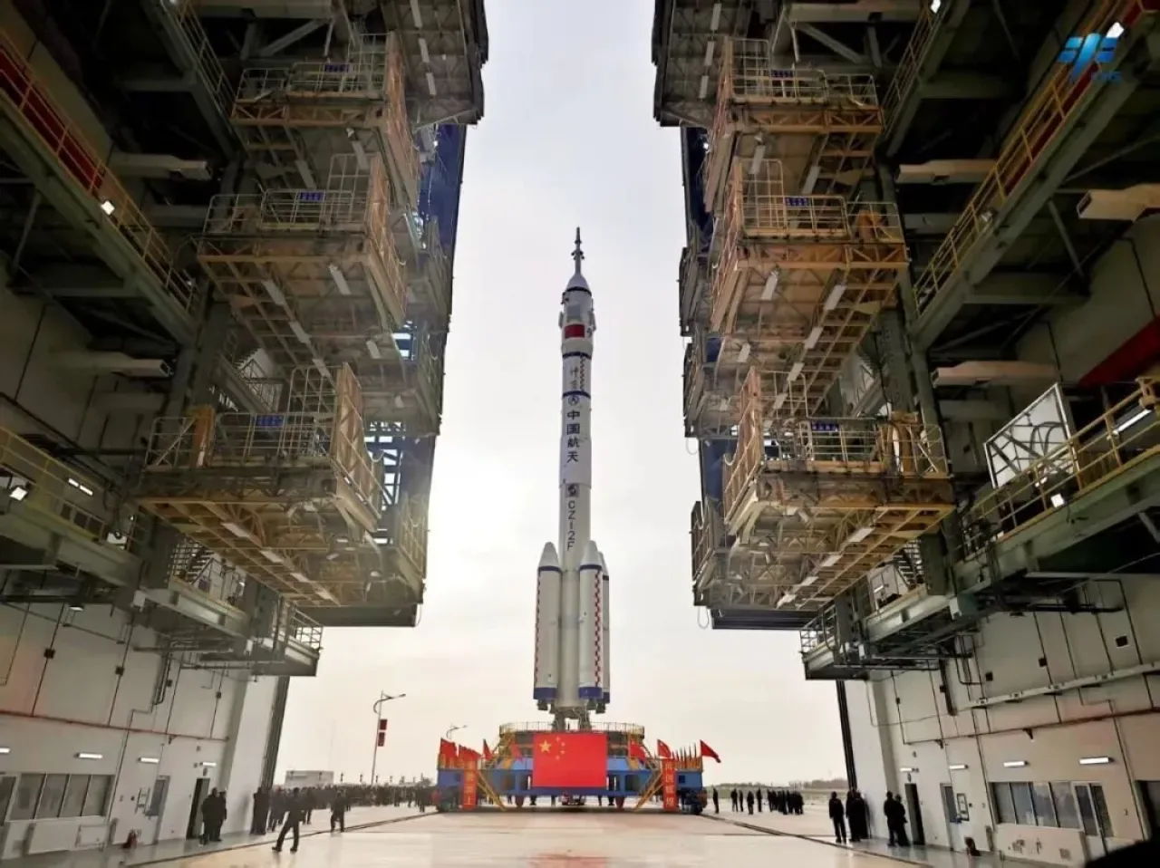 Çin, Shenzhou-21 Mürettebatlı Uzay Aracını Fırlatma Bölgesine Taşıdı Çin, Shenzhou-21 Mürettebatlı Uzay Aracını Fırlatma Bölgesine Taşıdı