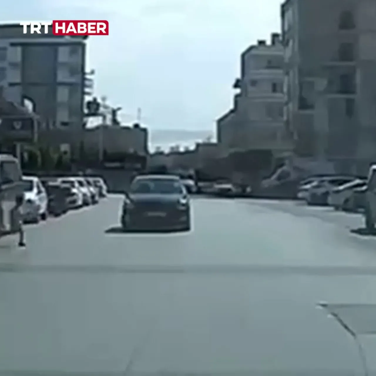 Hatay'da Ani Yola Çıkan Çocuk İçin Yapılan Manevra Kazaya Yol Açtı Hatay'da Ani Yola Çıkan Çocuk İçin Yapılan Manevra Kazaya Yol Açtı