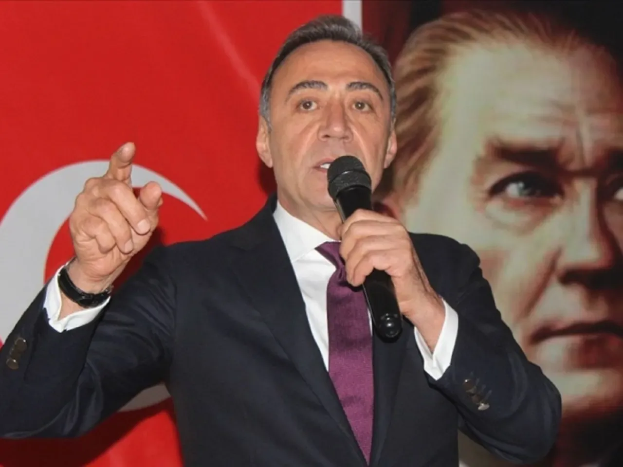 CHP'den Berhan Şimşek'e İhraç Kararı CHP'den Berhan Şimşek'e İhraç Kararı