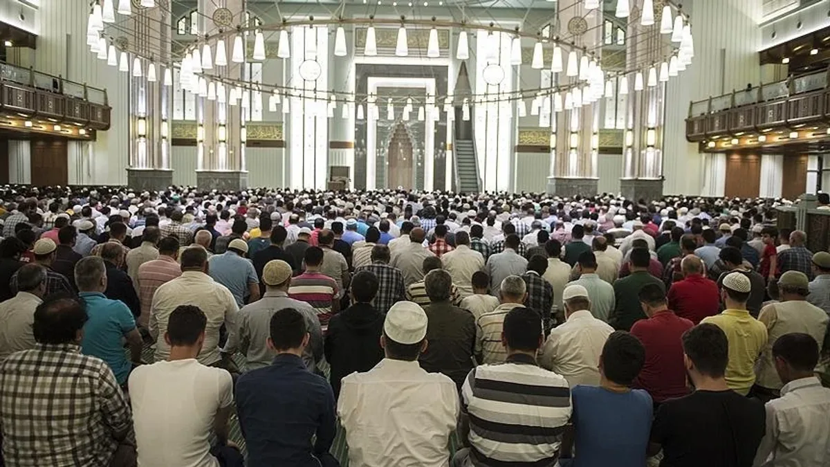Diyanet 31 Temmuz Cuma Hutbesi Metni Açıklandı: Helal ve Haram Vurgusu Diyanet 31 Temmuz Cuma Hutbesi Metni Açıklandı: Helal ve Haram Vurgusu