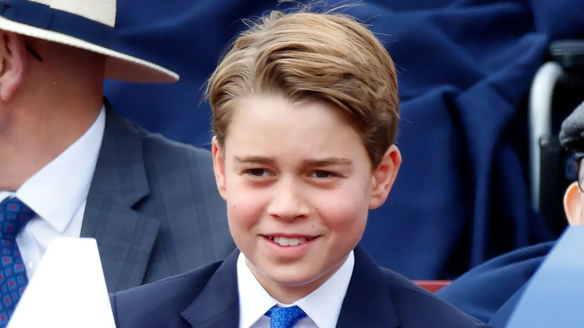 Prens George Eton College'e Başlıyor: İngiliz Kraliyet Ailesi İçin Yeni Dönem Prens George Eton College'e Başlıyor: İngiliz Kraliyet Ailesi İçin Yeni Dönem
