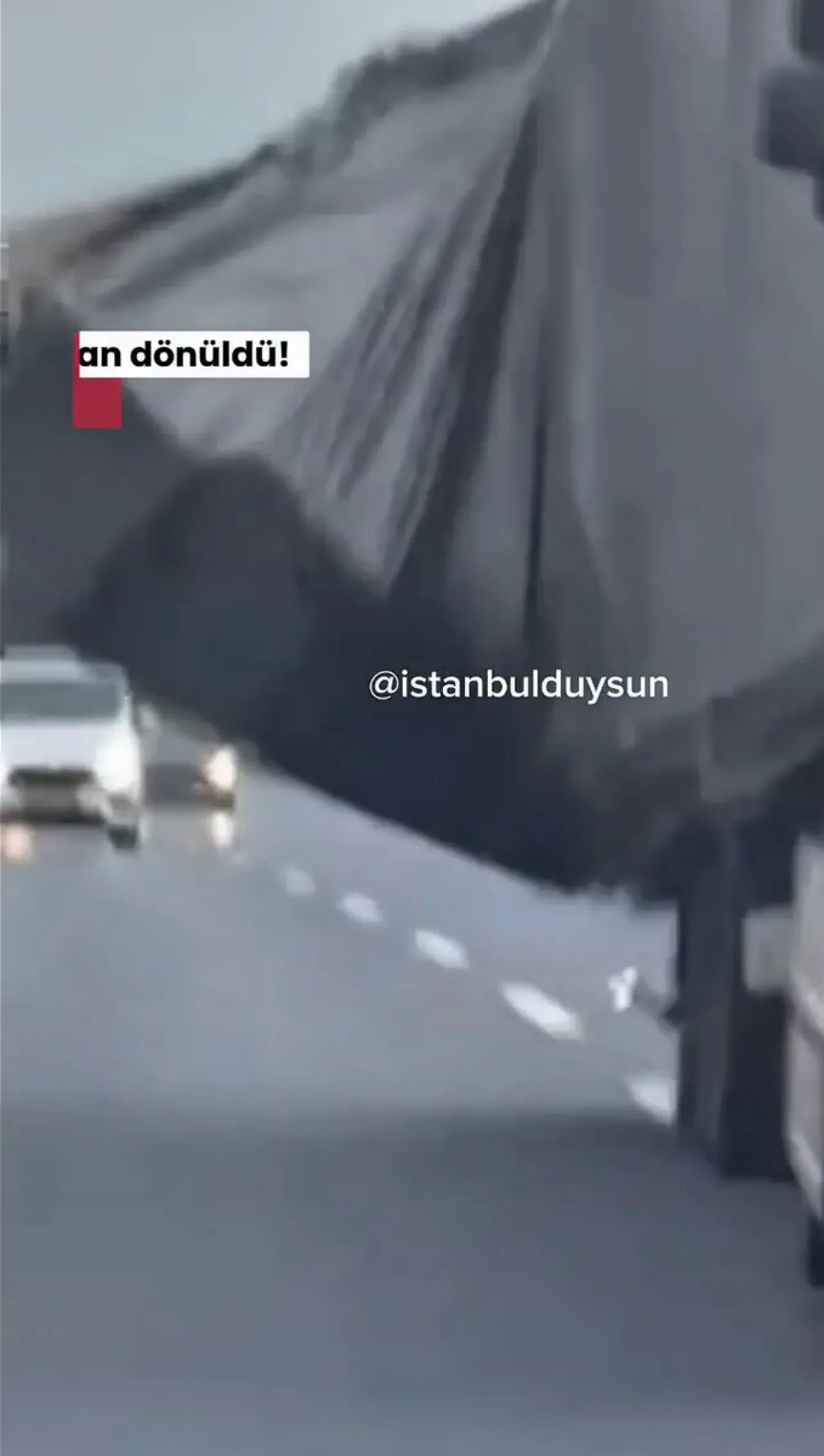 Kuzey Marmara Otoyolu'nda TIR'dan Yük Saçılması Panik Yarattı Kuzey Marmara Otoyolu'nda TIR'dan Yük Saçılması Panik Yarattı
