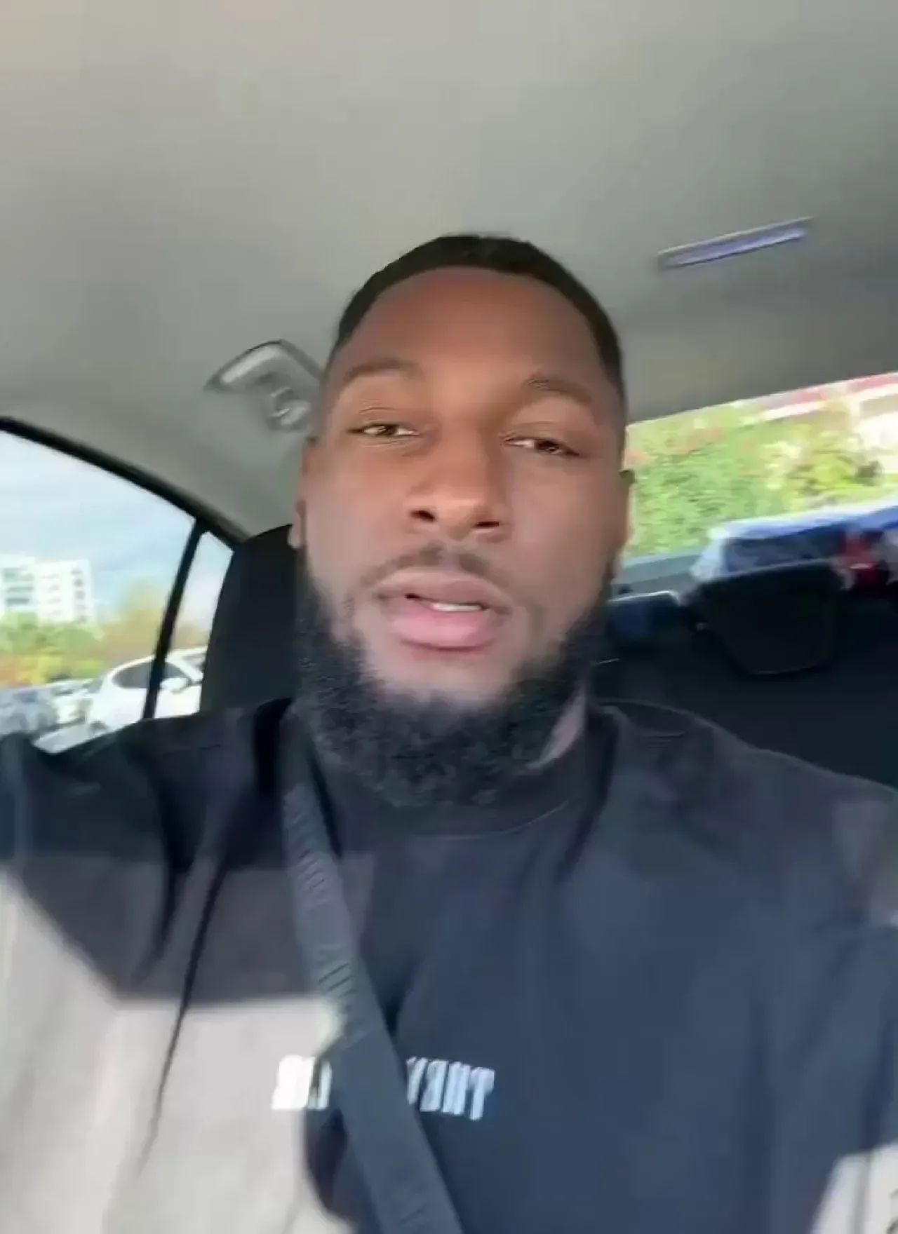 ABD'li Basketbolcu Floyd'dan Türkiye'deki Trafik Deneyimi: "İyi Sürücü Olmak Hayatta Kalmaya Yetmiyor" ABD'li Basketbolcu Floyd'dan Türkiye'deki Trafik Deneyimi: "İyi Sürücü Olmak Hayatta Kalmaya Yetmiyor"