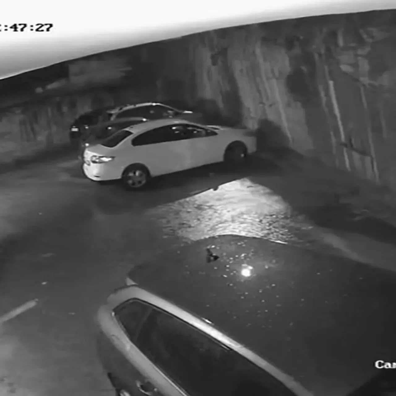 Maltepe'de Sağanak Yağışın Yol Açtığı İstinat Duvarı Çökmesi: 3 Araç Hasar Gördü Maltepe'de Sağanak Yağışın Yol Açtığı İstinat Duvarı Çökmesi: 3 Araç Hasar Gördü