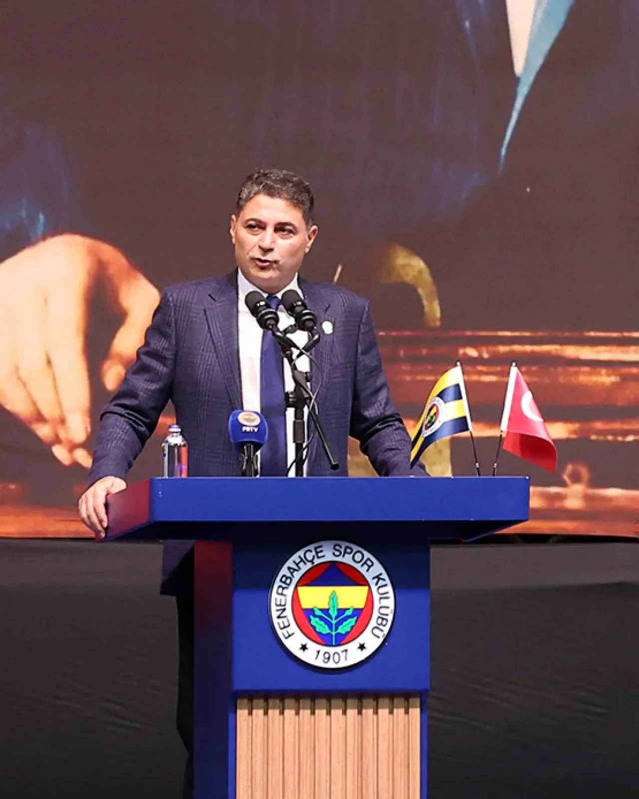 Fenerbahçe Basın Sözcüsü Ali Gürbüz'den Olağanüstü Genel Kurul Açıklamaları Fenerbahçe Basın Sözcüsü Ali Gürbüz'den Olağanüstü Genel Kurul Açıklamaları