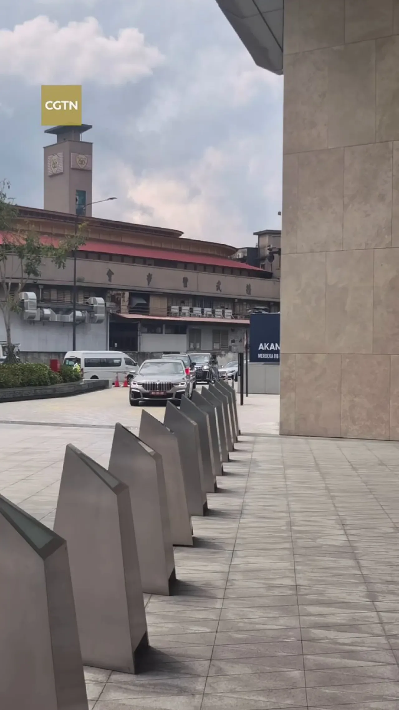 Çin ve ABD Ticaret Görüşmeleri Kuala Lumpur'da Devam Ediyor Çin ve ABD Ticaret Görüşmeleri Kuala Lumpur'da Devam Ediyor
