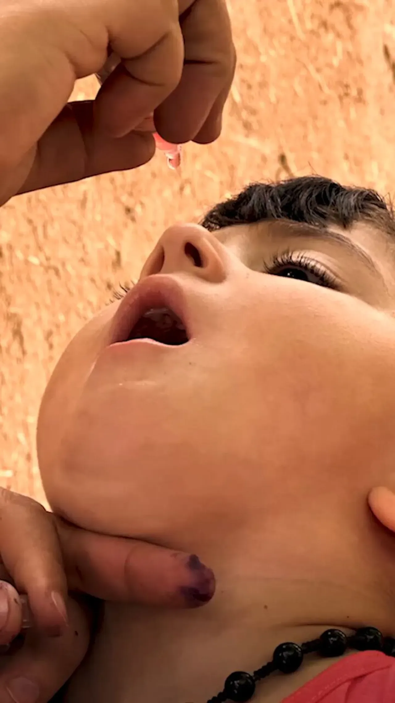Afganistan'ın Kararlı Çocuk Felci Aşı Ekipleri, Virüsle Mücadelede Ön Cephede Afganistan'ın Kararlı Çocuk Felci Aşı Ekipleri, Virüsle Mücadelede Ön Cephede