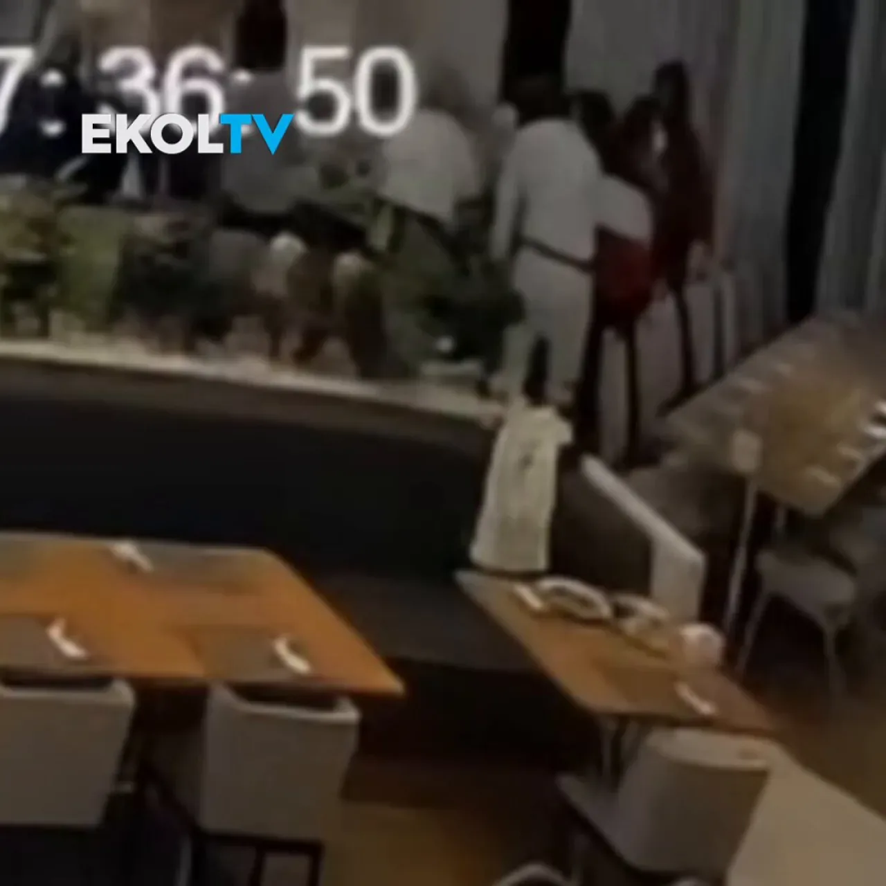 Diyarbakır'da Restoranda Zeytin Kaçan Kadın, Heimlich Manevrası ile Kurtarıldı Diyarbakır'da Restoranda Zeytin Kaçan Kadın, Heimlich Manevrası ile Kurtarıldı