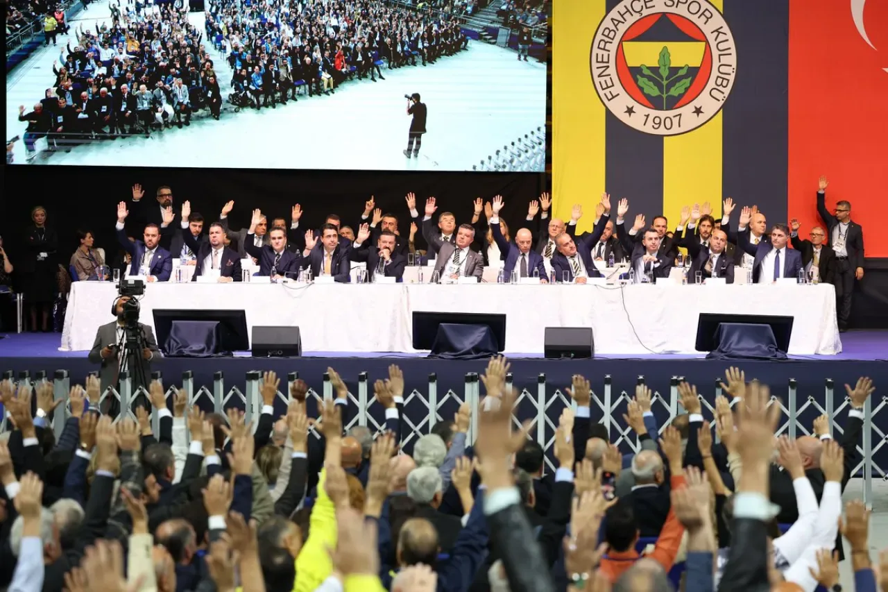 Fenerbahçe Olağanüstü Genel Kurul'unda Finansal Güçlenme Kararları Alındı Fenerbahçe Olağanüstü Genel Kurul'unda Finansal Güçlenme Kararları Alındı