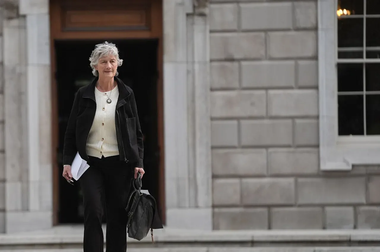 İrlanda Yeni Devlet Başkanı Olarak AB Eleştirmeni Catherine Connolly'yi Seçti İrlanda Yeni Devlet Başkanı Olarak AB Eleştirmeni Catherine Connolly'yi Seçti
