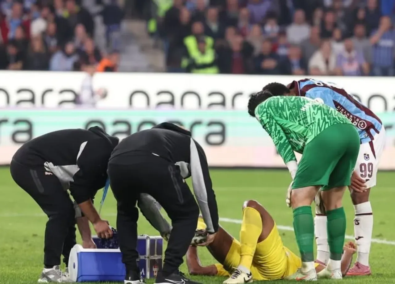 Eyüpsporlu Luccas Claro'nun Sakatlık Raporu: Ayak Bağı Yırtığı ve Kırık Tespit Edildi Eyüpsporlu Luccas Claro'nun Sakatlık Raporu: Ayak Bağı Yırtığı ve Kırık Tespit Edildi