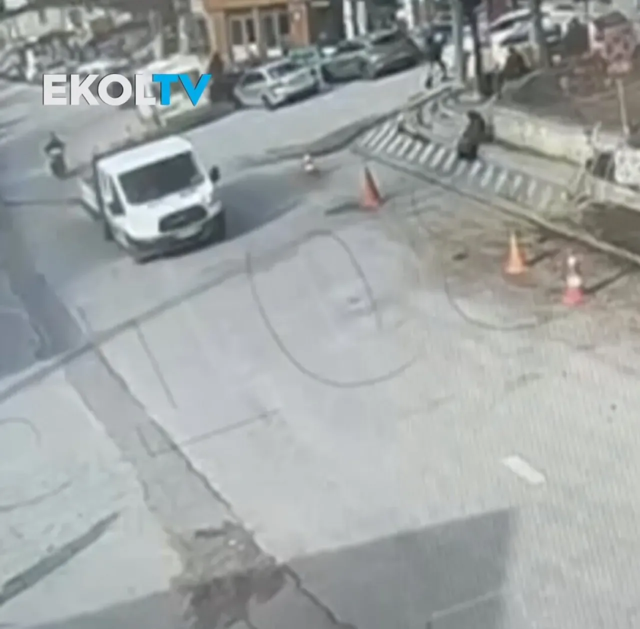 Bolu'da Hatalı Sollama Yapan Motosiklet Sürücüsüne Otomobil Çarptı Bolu'da Hatalı Sollama Yapan Motosiklet Sürücüsüne Otomobil Çarptı