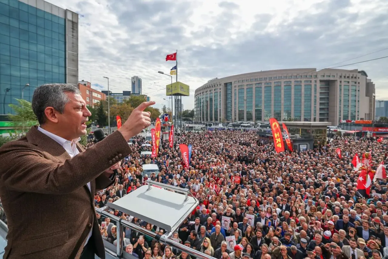 Ekrem İmamoğlu'na Yönelik Suçlamalar ve İstanbul'daki Meydan Buluşması Ekrem İmamoğlu'na Yönelik Suçlamalar ve İstanbul'daki Meydan Buluşması