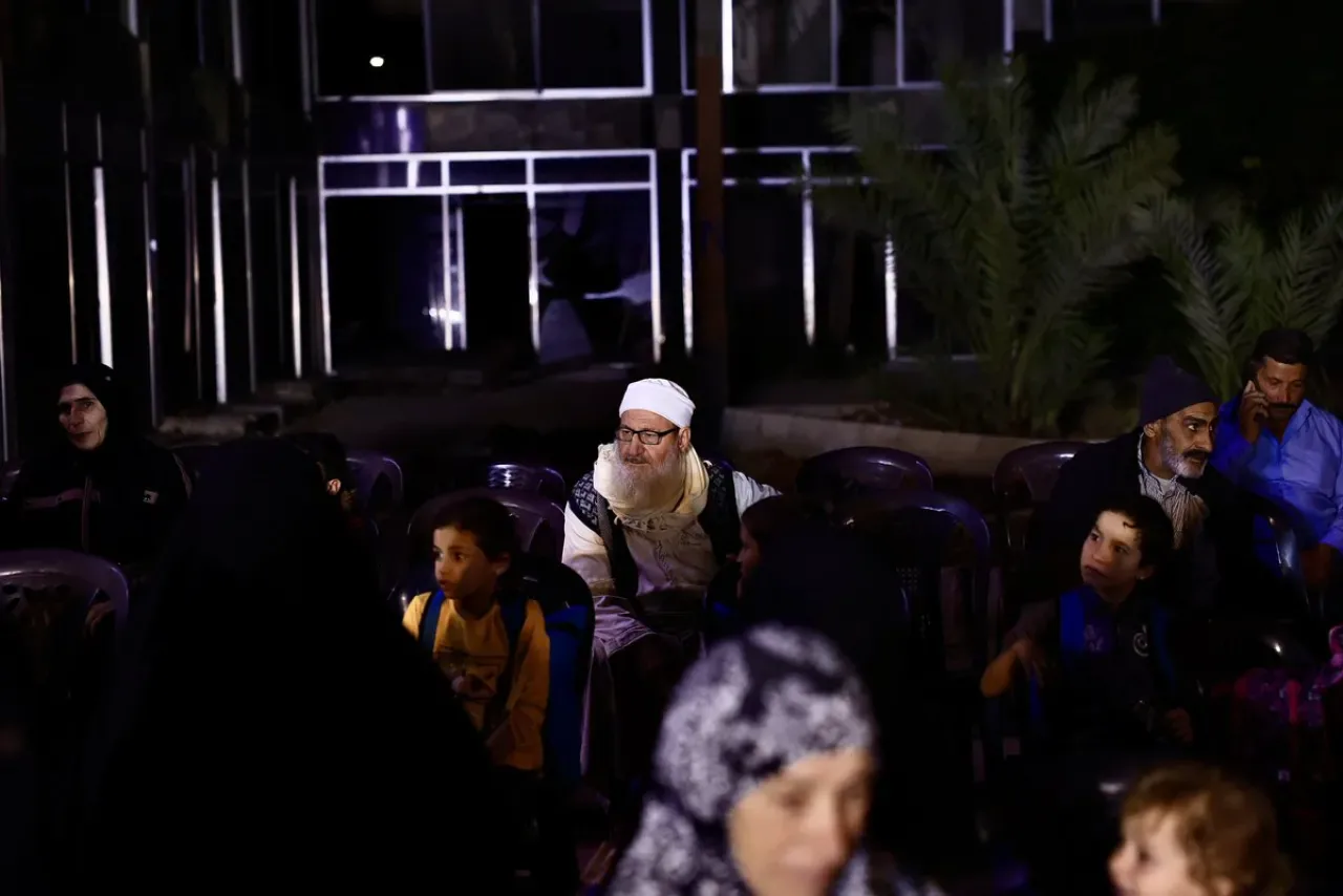 Suriye'deki Hol Kampı'ndan Ailelerin Tahliyesi Devam Ediyor Suriye'deki Hol Kampı'ndan Ailelerin Tahliyesi Devam Ediyor